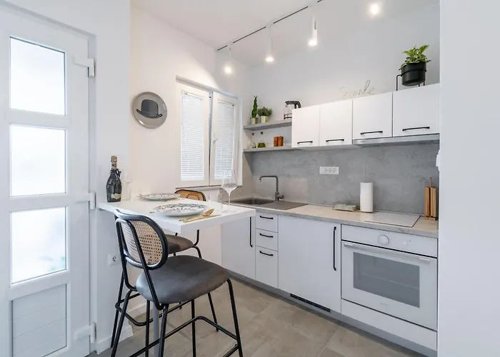 Smile, Near & Center, Free Parking, Balcony *