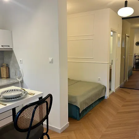 Apartment Smile, Near & Center, Free Parking, Balcony