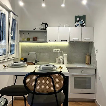 Apartment Smile, Near & Center, Free Parking, Balcony Makarska