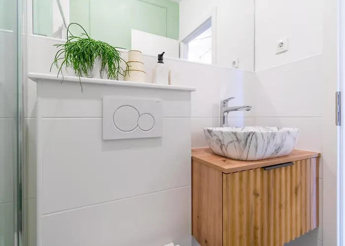 Apartment Smile, Near & Center, Free Parking, Balcony Makarska