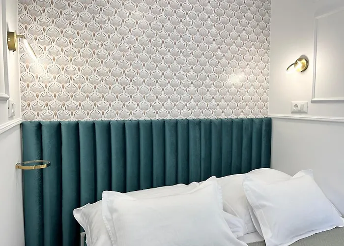 Smile, Near & Center, Free Parking, Balcony *