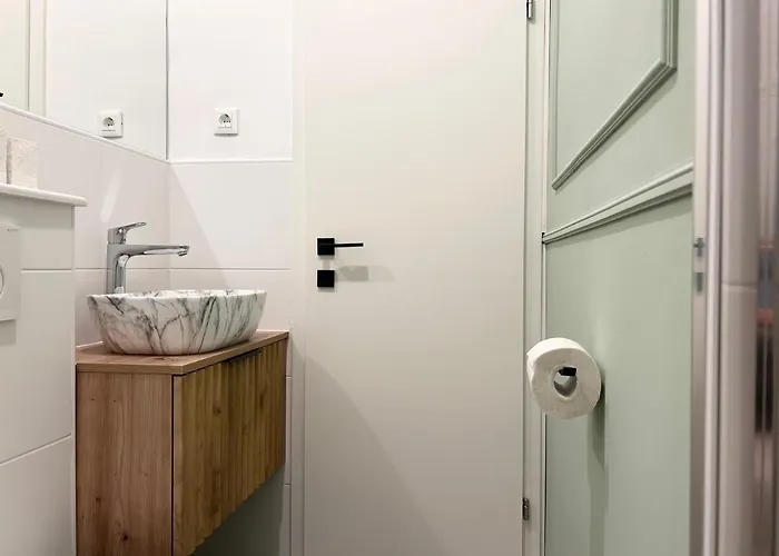 Smile, Near & Center, Free Parking, Balcony